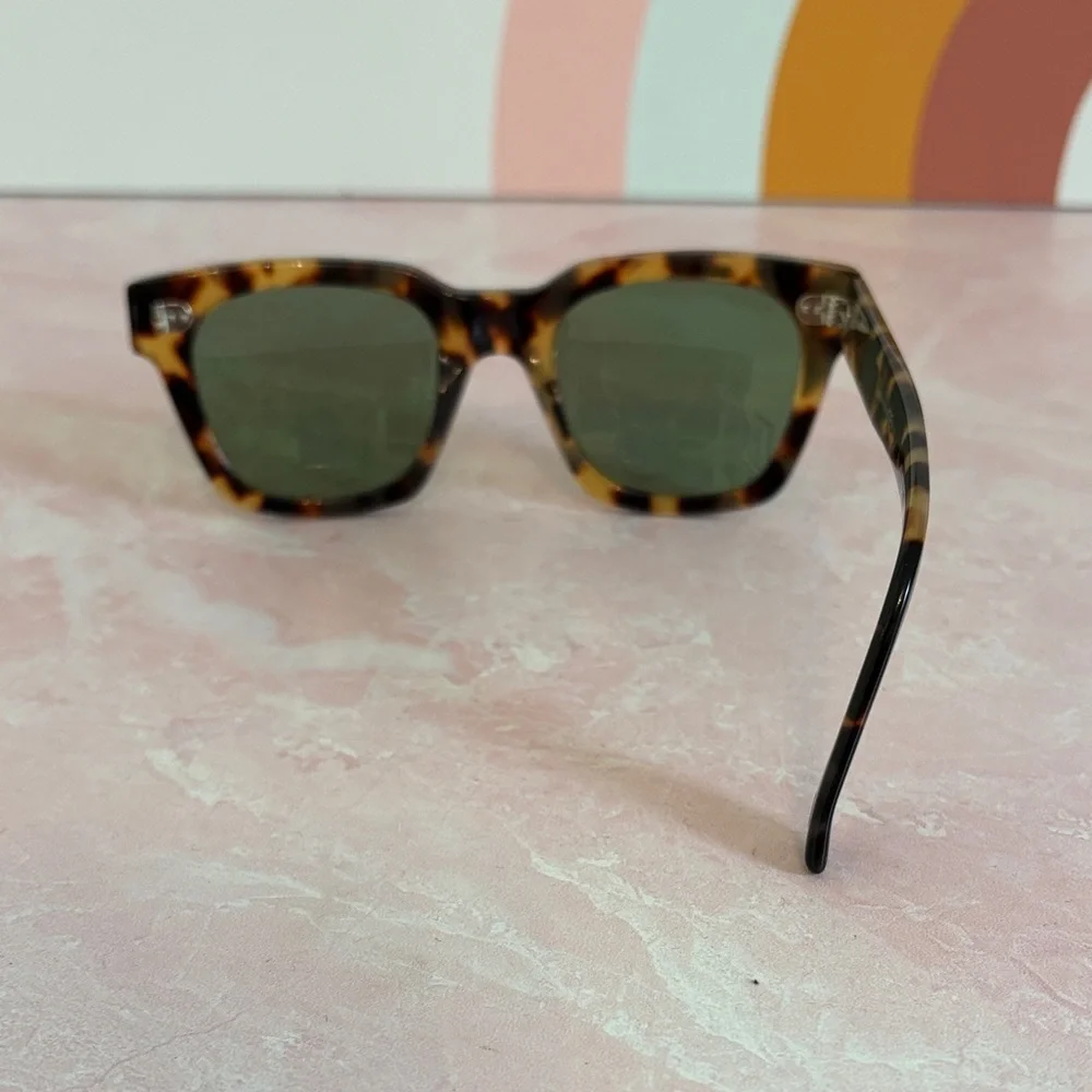 Authentic Gucci tortoise shell sunglasses - left arm broken, right arm intact